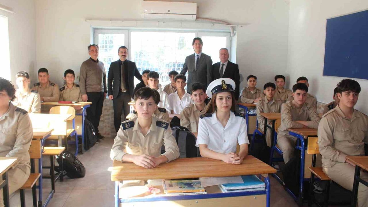 Köyceğiz Kaymakamı Mert Kumcu, Şehit Ömer Halisdemir Denizcilik Lisesi Gemi Simülasyon Laboratuvarını İnceledi