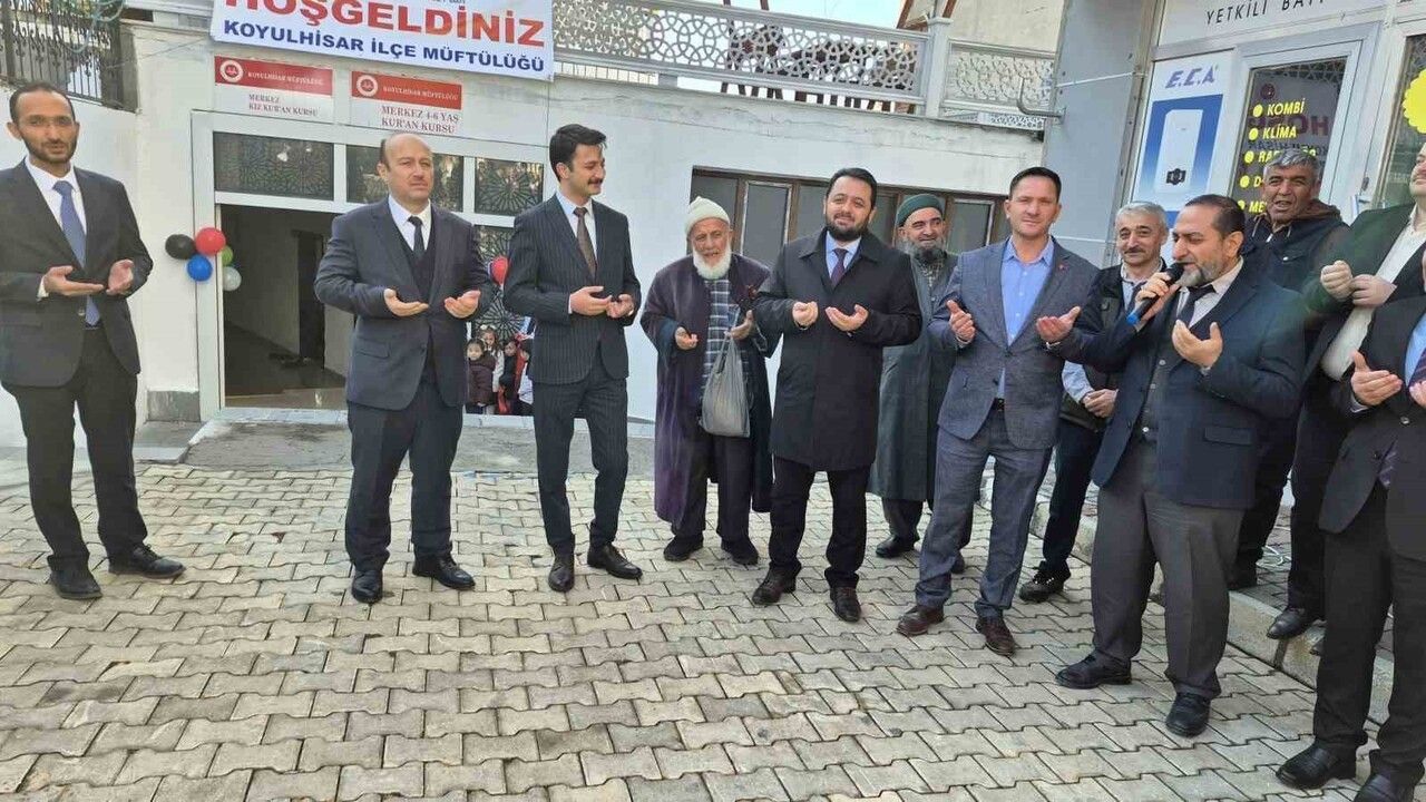 Koyulhisar'da 4-6 Yaş ve Kız Kur'an Kursları Hizmete Açıldı