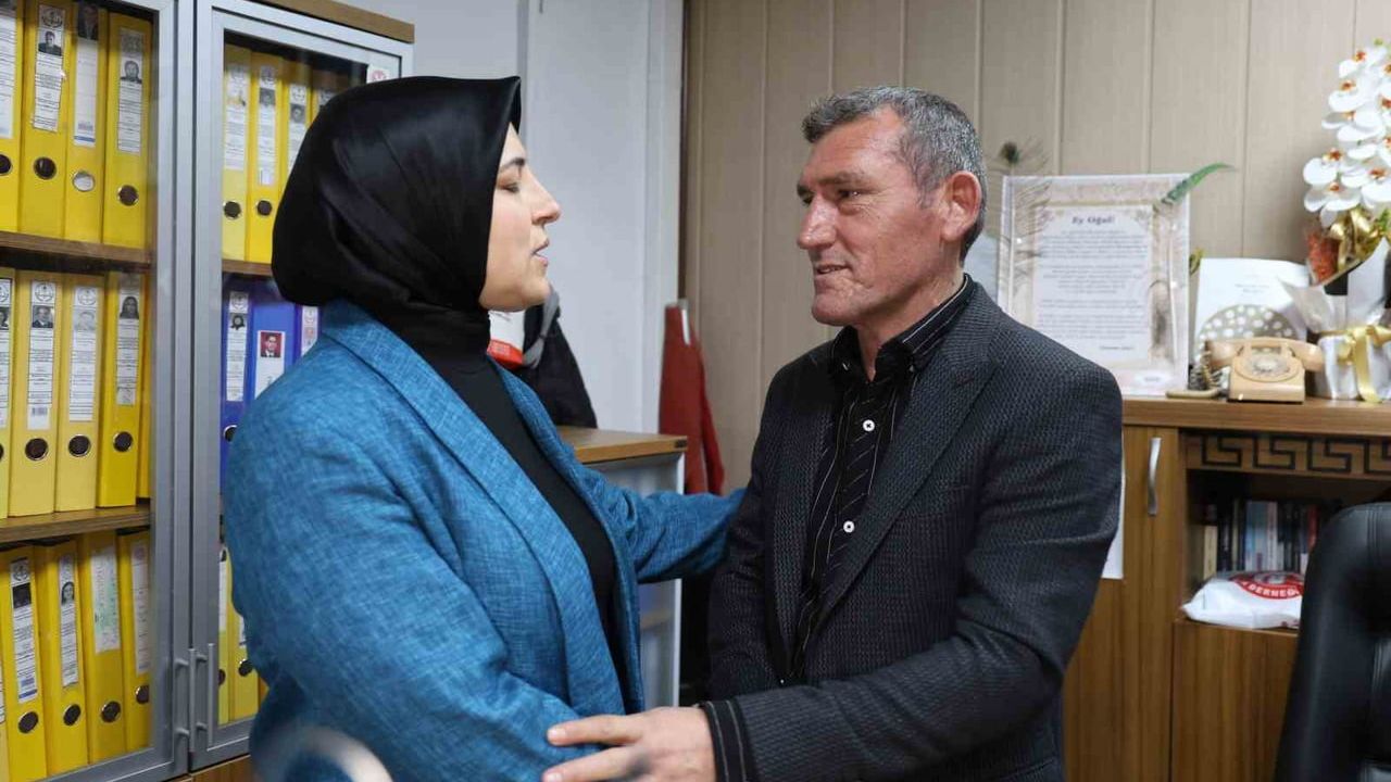 Kozan Mahmutlu Mahallesi'nde yeni muhtar Soner Özev 2 oy farkla seçildi