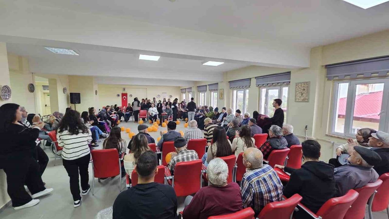 KSBÜ ve TOBB Kütahya Kadın Girişimciler Kurulu'ndan Kütahya Huzurevine anlamlı ziyaret