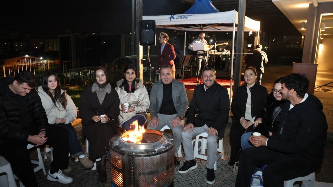 Küçükçekmece'de gençler 21 Aralık kış gündönümünü konser ve etkinliklerle karşıladı