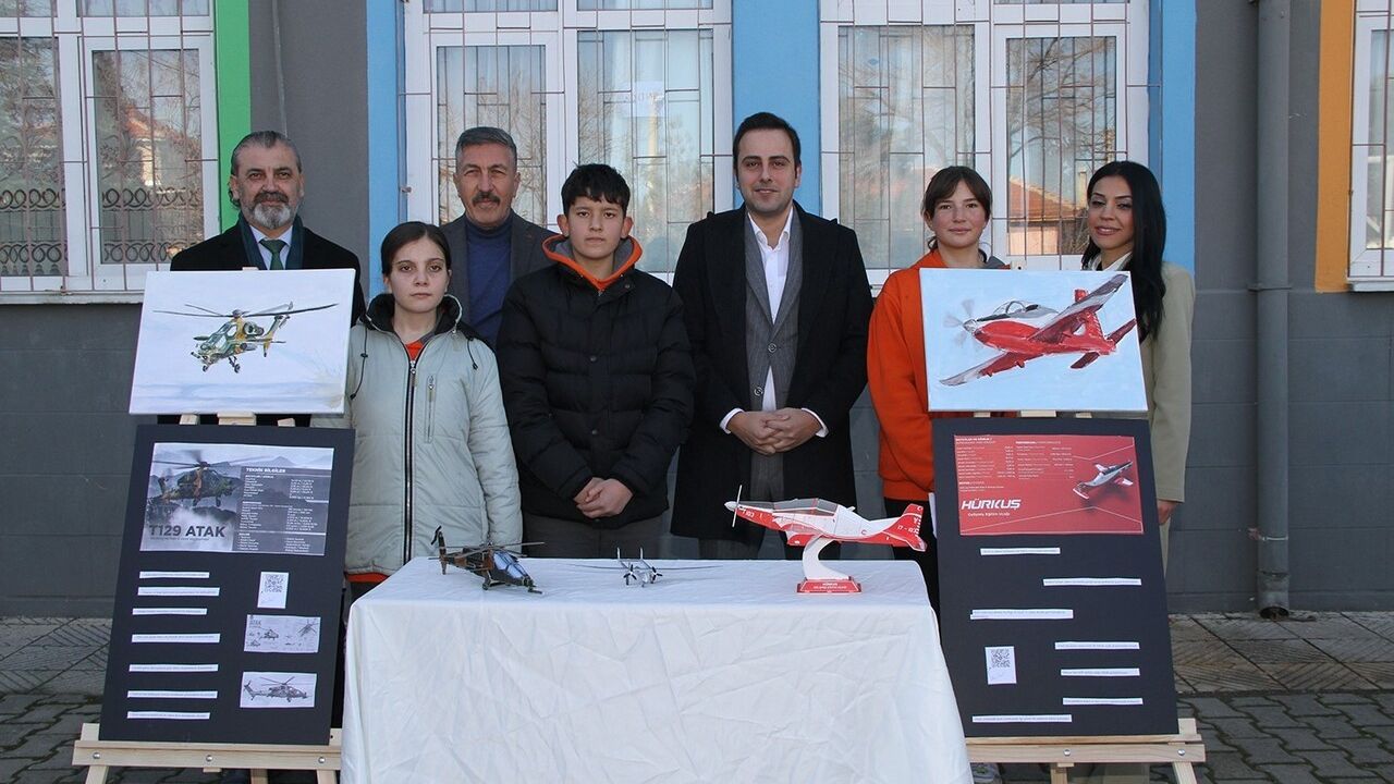 Kula'da Tutum, Yatırım ve Türk Malları Haftası Naci Hakkı Ulusoy Ortaokulu'nda kutlandı