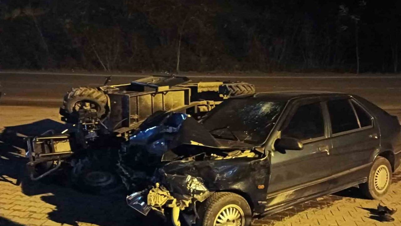 Kumru'da patpat ile otomobil çarpıştı: 2 kişi yaralandı