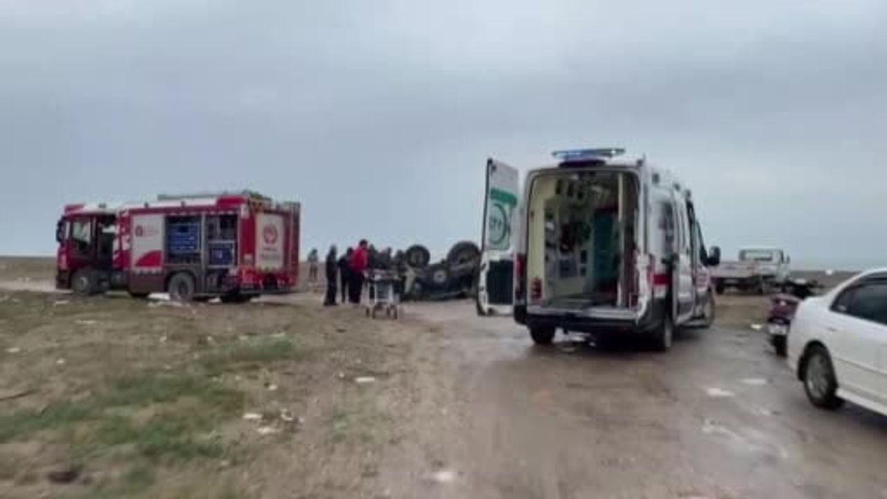 Kundu Sahili'nde traktör devrildi: 18 yaşındaki genç hayatını kaybetti, bir kişi yaralandı