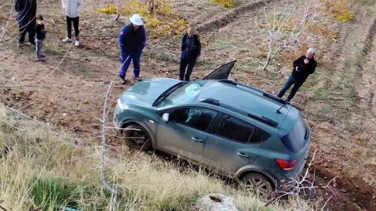 Kurtalan'da SUV devrildi: TPAO çalışanlarını taşıyan araçtaki yolcular yaralanmadan kurtuldu