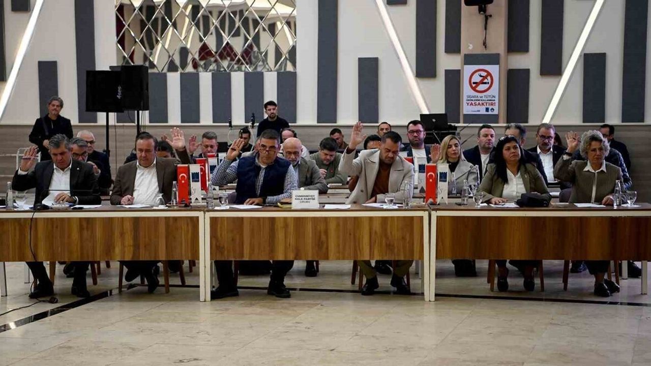 Kuşadası Belediye Meclisi 2025 yılının son toplantısında sosyal yardımların 2026'da sürmesini kararlaştırdı