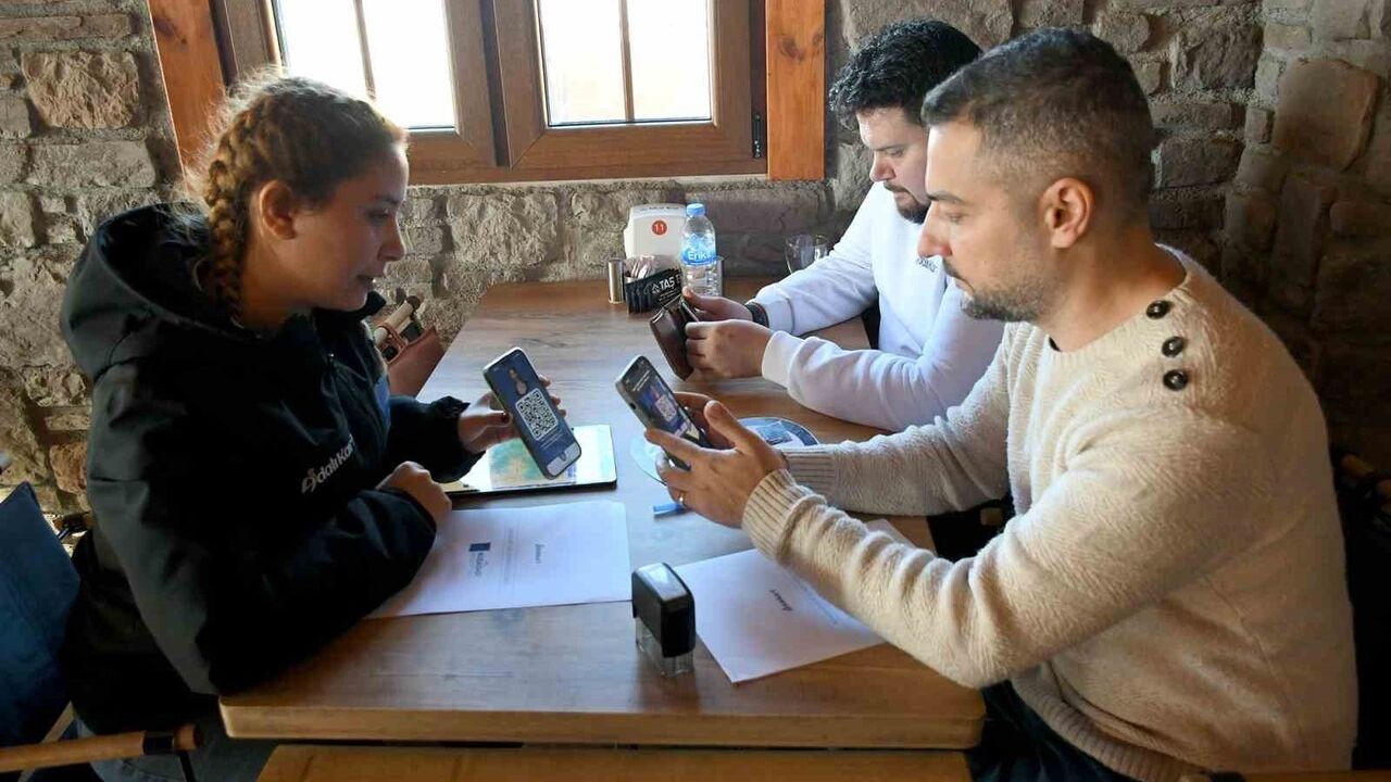 Kuşadası’nda Adalı Kart indirim ağı genişliyor