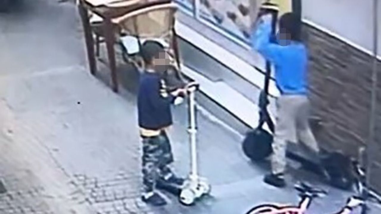 Kuşadası'nda İş Yerinden Çalınan Elektrikli Scooter Güvenlik Kamerasına Yansıdı