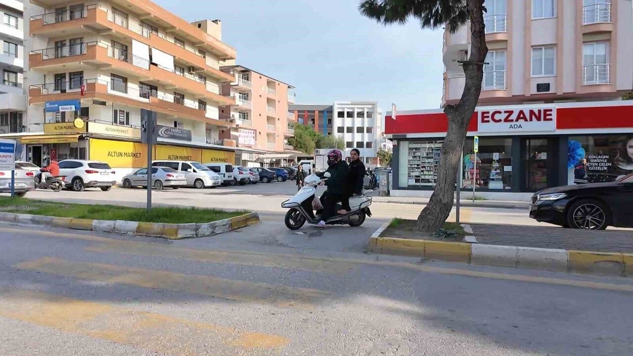 Kuşadası'nda yaya geçidi denetiminde 81 sürücüye 203 bin 497 TL ceza