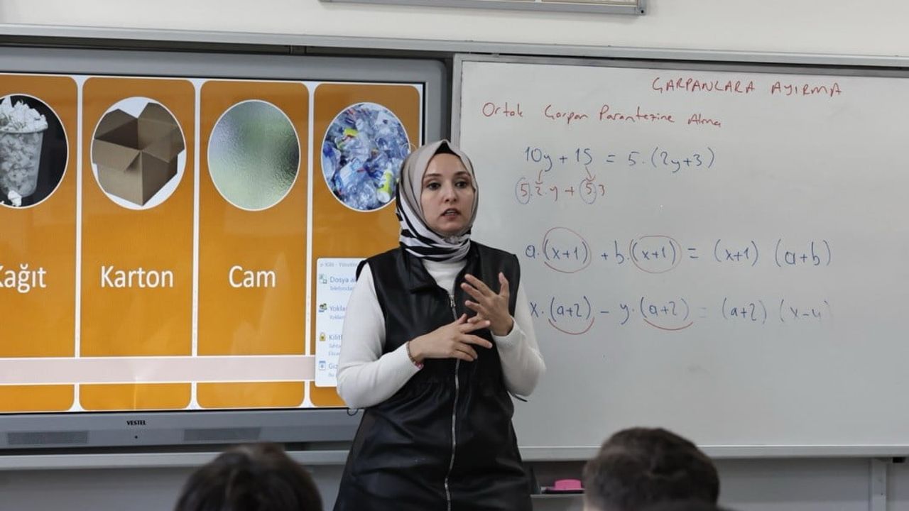 Kütahya Belediyesi Atakent Ortaokulu'nda Sıfır Atık Eğitimi: Öğrenciler Yoğun İlgi Gösterdi