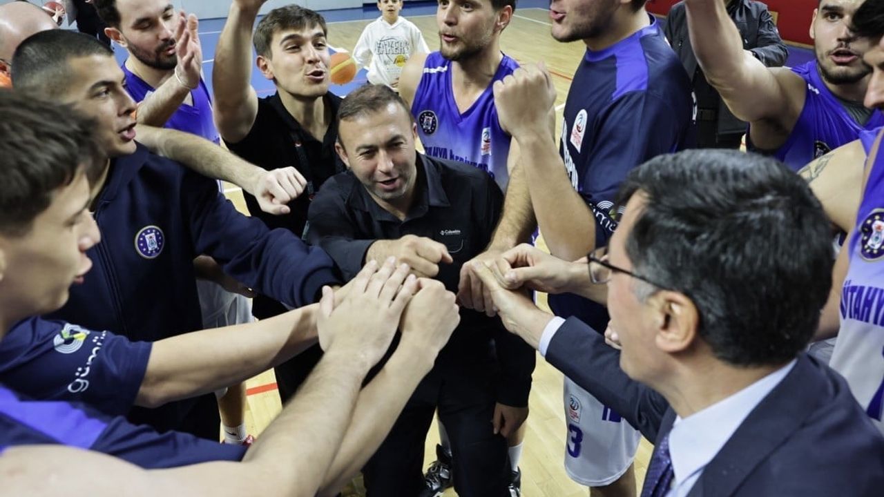 Kütahya Belediyespor, Güngören Doruk'u 90-81 yenerek zirve takibini sürdürdü