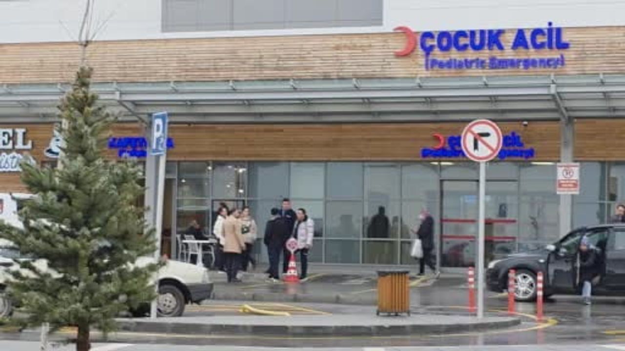 Kütahya'da 23 öğrenci şüpheli gıda zehirlenmesi nedeniyle hastaneye kaldırıldı