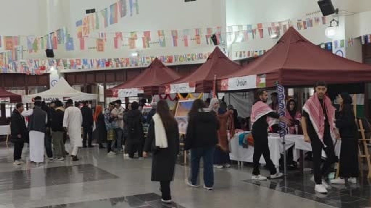 Kütahya'da 3. Uluslararası Öğrenci Buluşması: 13 Ülkenin Kültürleri Tanıtıldı