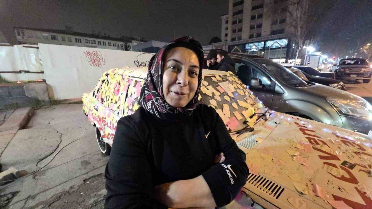 Kütahya'da 'Dilek Arabası' Atatürk Bulvarı'nda yoğun ilgi çekti