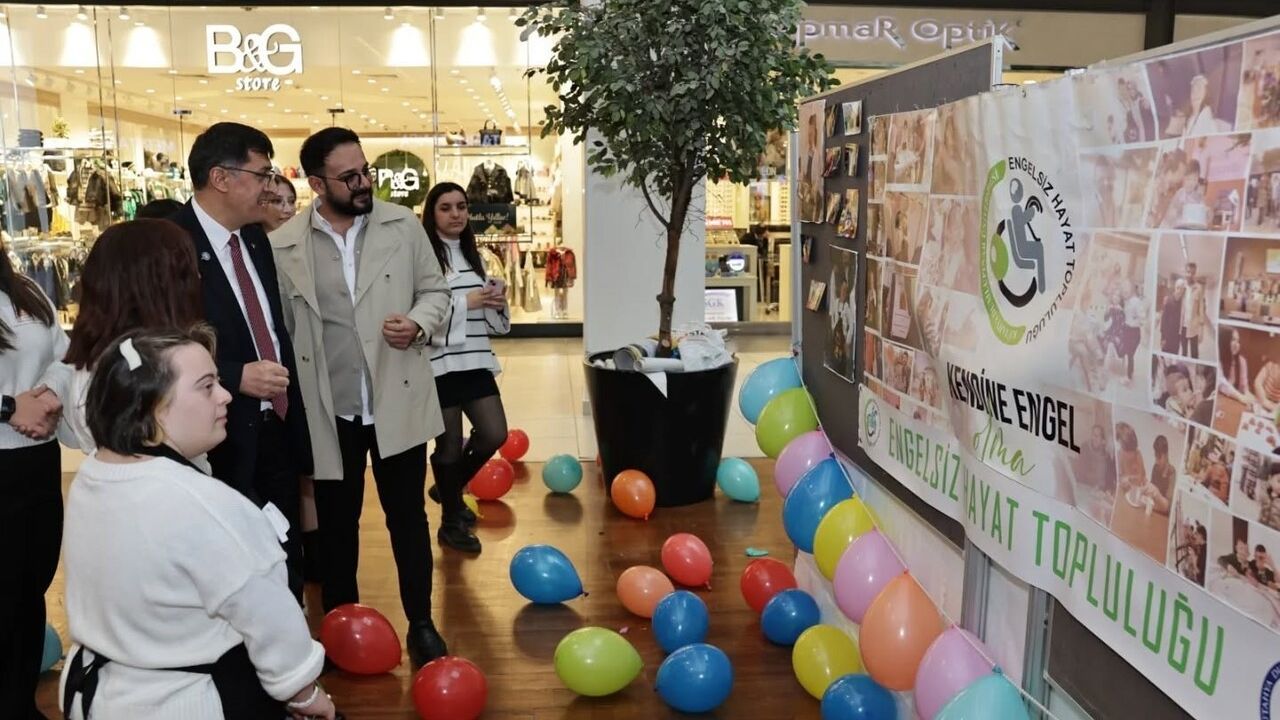 Kütahya'da "Down Cafe" etkinliğine Başkan Eyüp Kahveci'den destek