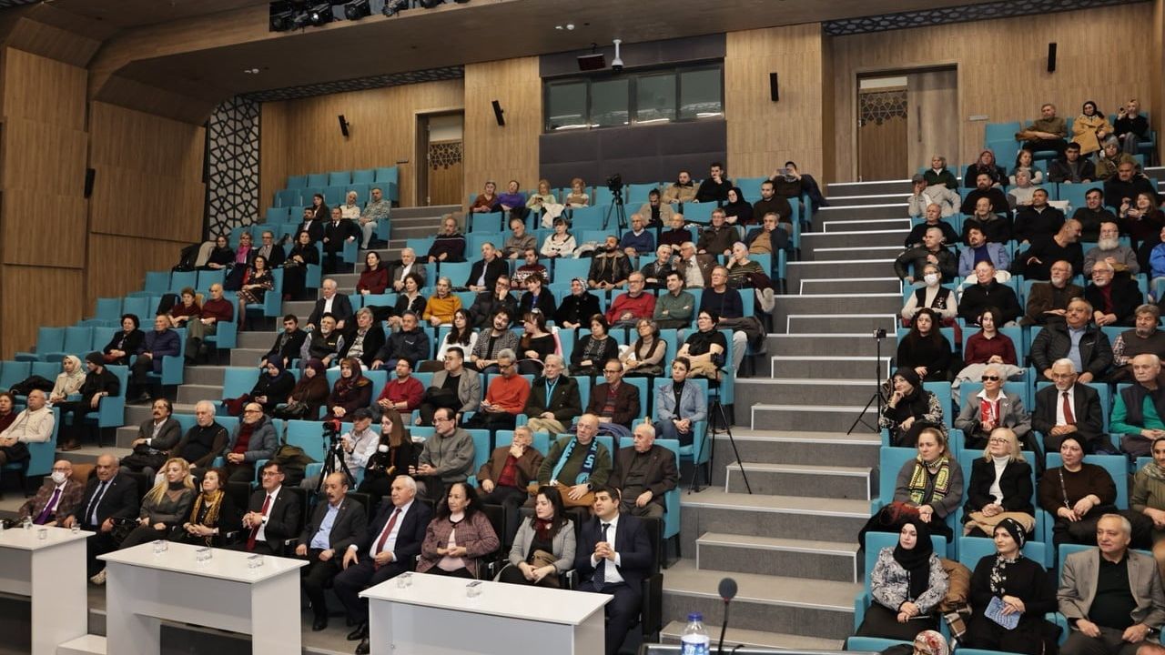 Kütahya’da Esat Anık İçin 'Saygı Gecesi' Düzenlendi