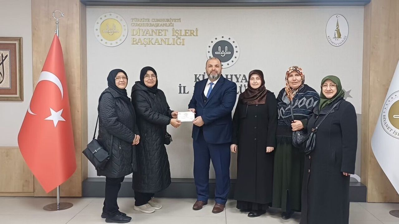 Kütahya'da Mekke Kur'an Kursu kursiyerlerinden Gazze'ye destek