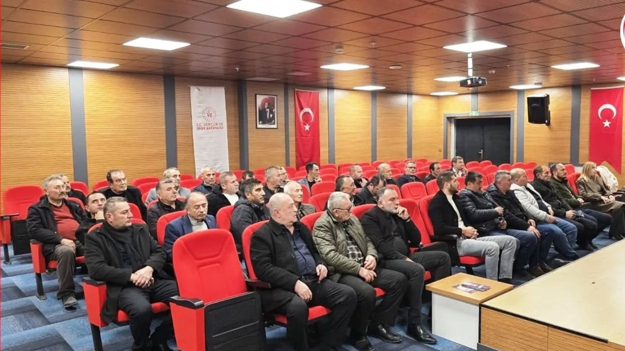 Kütahya'da Muhtarlara 'Aile Yılı' Eğitimi: Muhtarların Sosyal Hizmetlerdeki Rolü Güçlendiriliyor