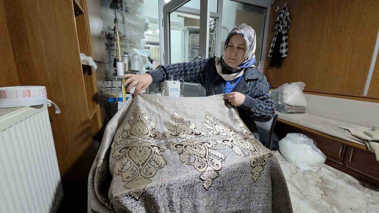 Kütahya'da Osmanlı motifli perdelere gençlerden yoğun ilgi