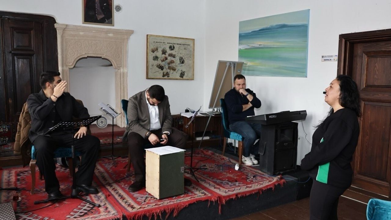 Kütahya'da Türk Halk Müziği Yetenek Sınavı: Kültür Sanat Akademisi Korosu yeni dönem seçmeleri tamamlandı