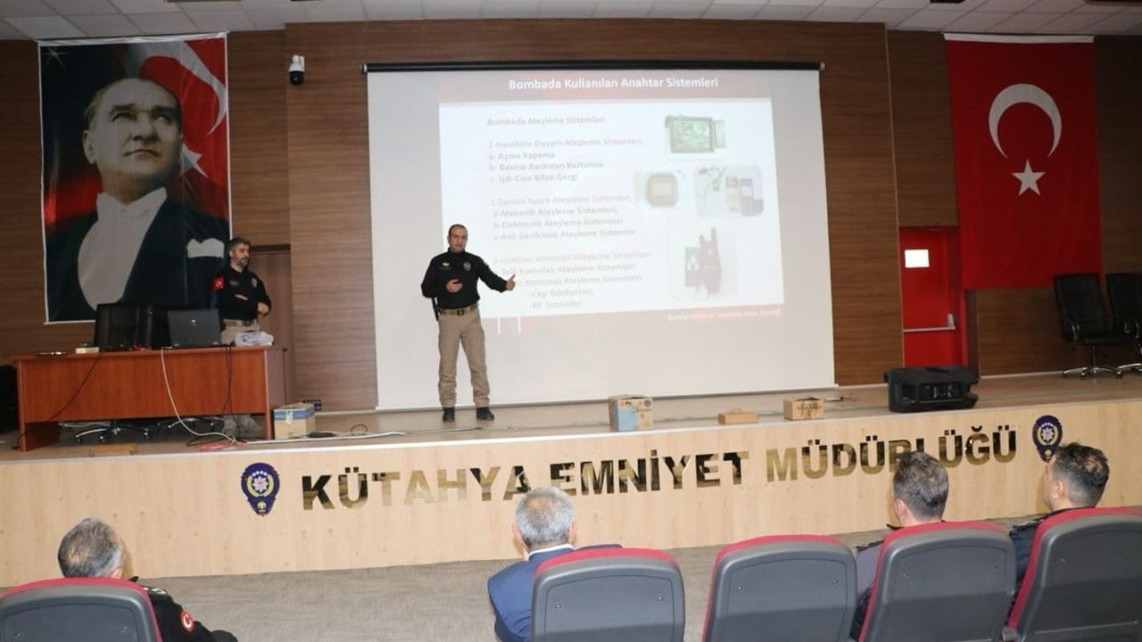 Kütahya Emniyeti'nde 'İntihar saldırılarının tespiti ve alınacak önlemler' semineri