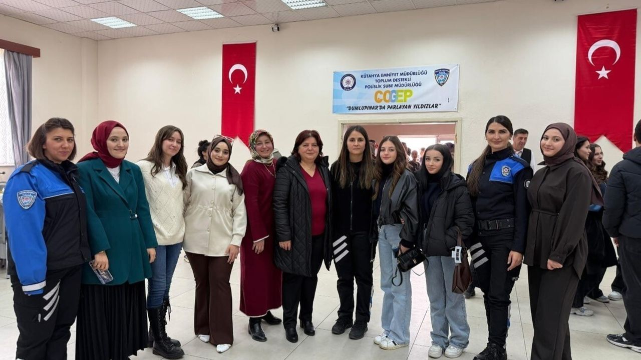 Kütahya İl Emniyet Müdürlüğü Dumlupınar’da Parlayan Yıldızlar ÇOGEP-2025 Proje Eğitimlerini Tamamladı