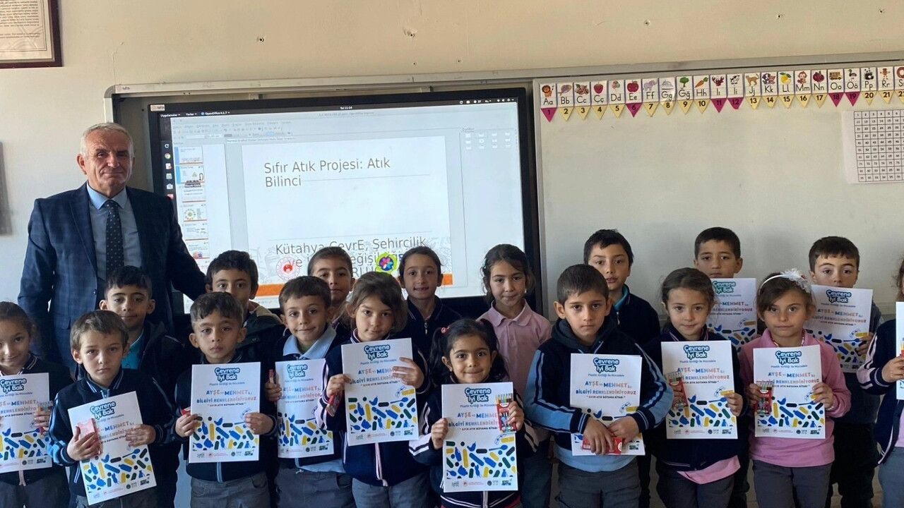 Kütahya Örenköy İlkokulu'nda Sıfır Atık Eğitimi: Öğrencilere Atık Ayrıştırma ve Sürdürülebilir Yaşam Anlatıldı