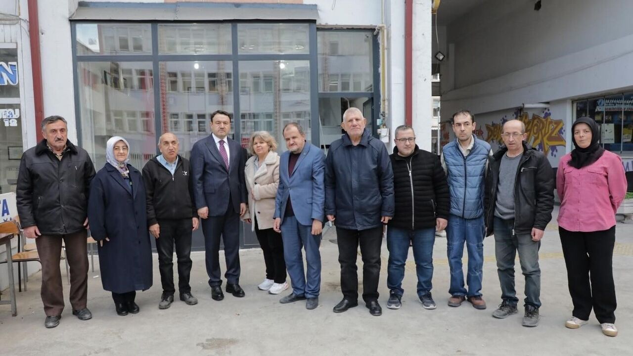 Kütahya Valisi Musa Işın, Altı Nokta Körler Derneği'ni Ziyaret Ederek Erişilebilirlik Vurgusu Yaptı