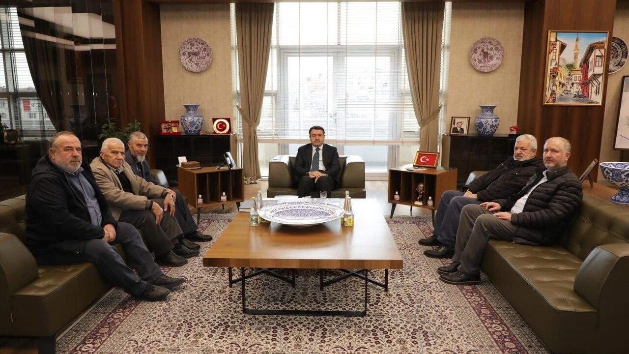 Kütahya Valisi Musa Işın şehit aileleriyle valilikte bir araya geldi