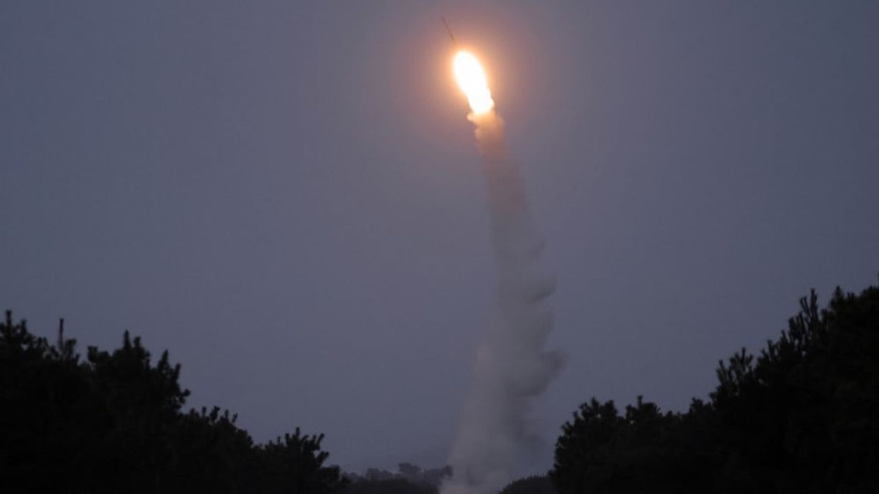 Kuzey Kore, yeni uzun menzilli uçaksavar füzesinin ilk denemesini başarıyla gerçekleştirdi