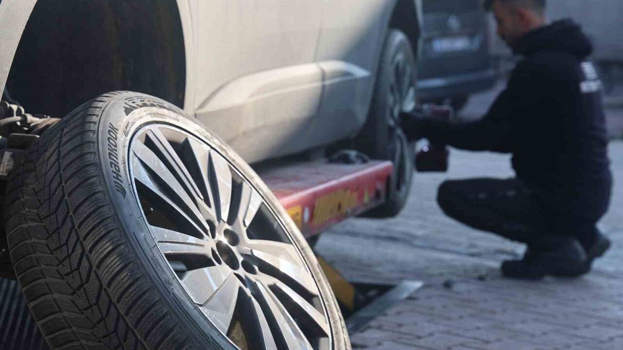 Lastik Değişiminde 'Bir Şey Olmaz' Demeyin: Uzmanlar Kış Lastiği, Hava Basıncı ve Jant Bakımına Dikkat Çekiyor