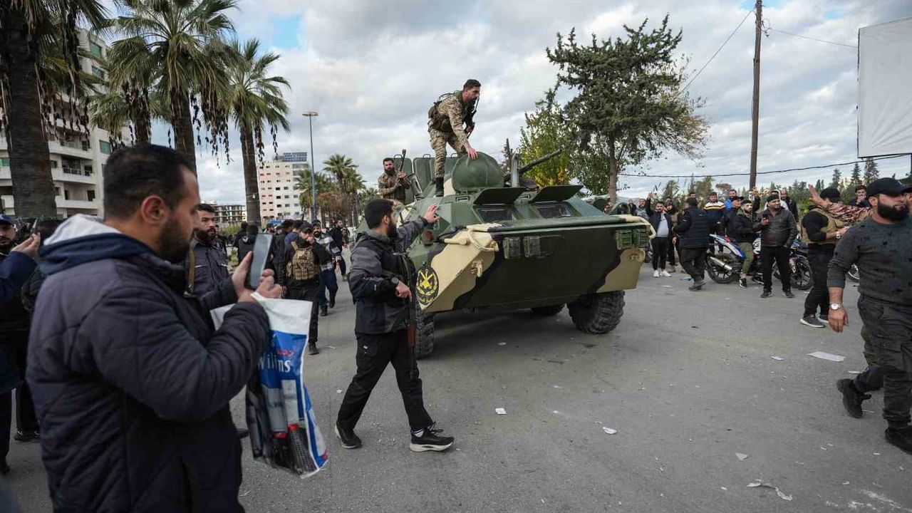 Lazkiye’de hükümet karşıtı gösteriler sonrası sokağa çıkma yasağı: 4 ölü, 108 yaralı