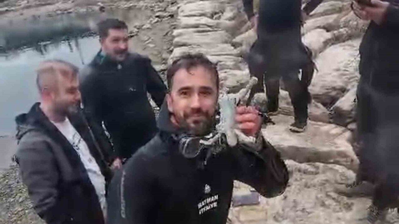 Malabadi Köprüsü'nde dalış: dronlar, cep telefonları ve muskalar bulundu