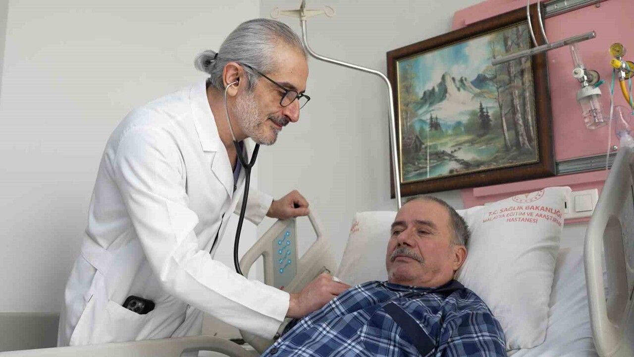 Malatya’da aort yırtığı endovasküler stent greftle kapalı yöntemle onarıldı