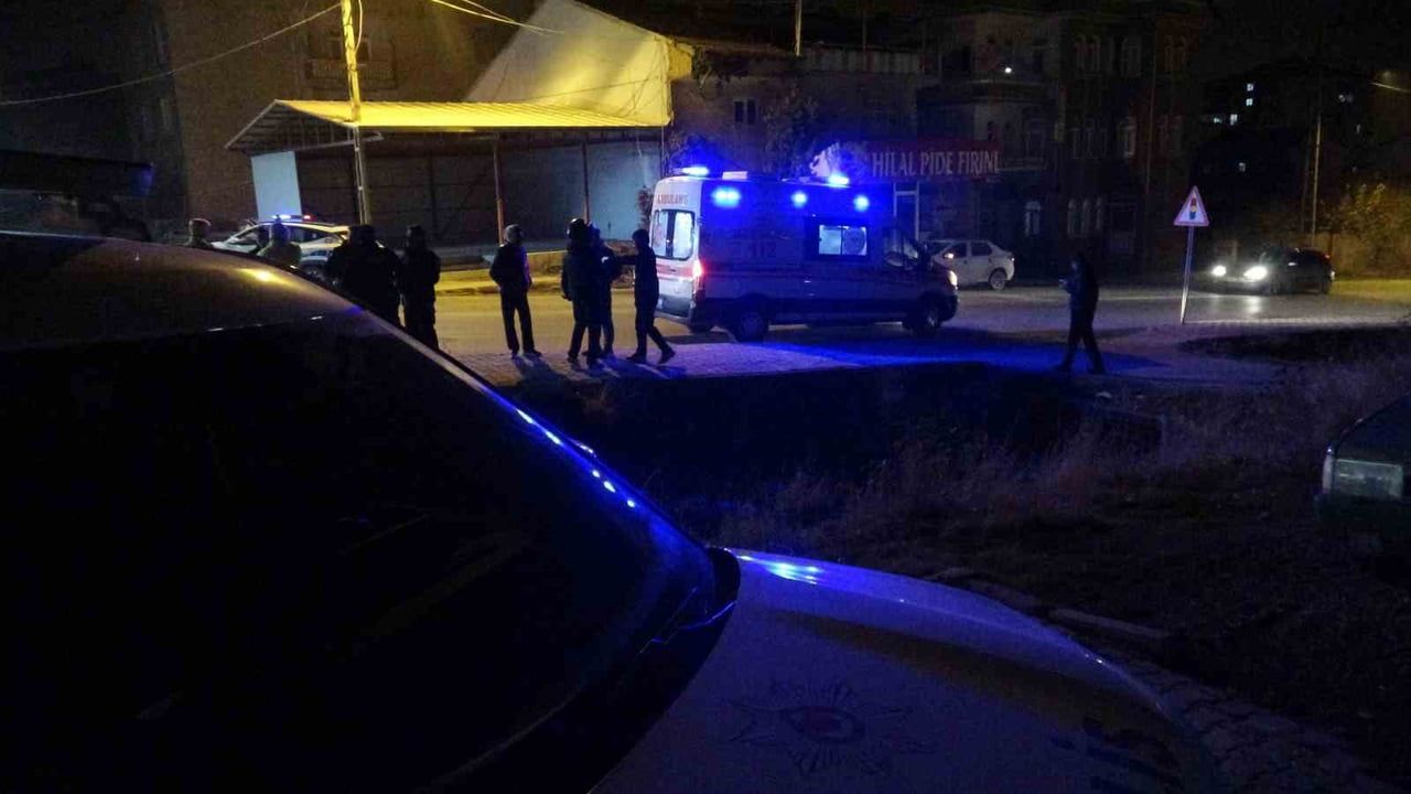 Malatya'da 'dur' İhtarına Uymayan Motosikletli Kovalamaca Sonrası Kaza: Sürücü Yaralandı