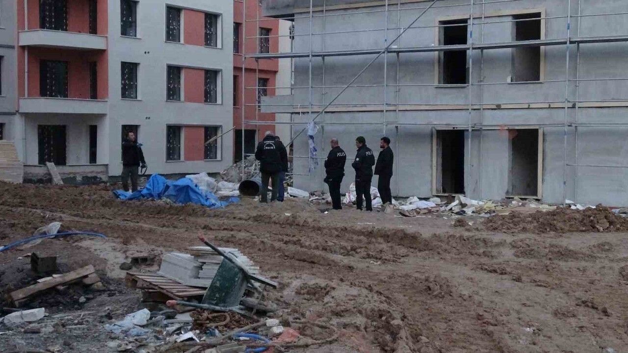 Malatya'da inşaat çatısından düşen işçi ağır yaralandı