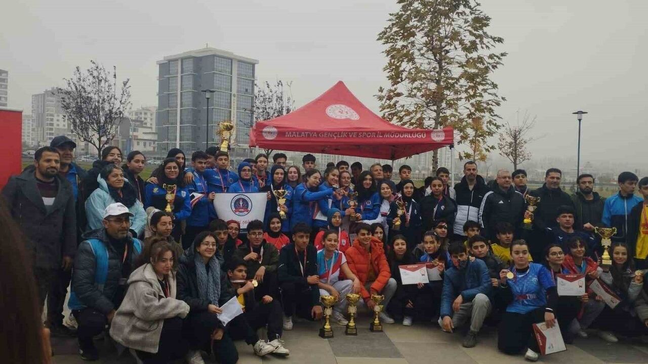 Malatya'da Okul Sporları Oryantiring Yarışması'na 380 Sporcu Katıldı
