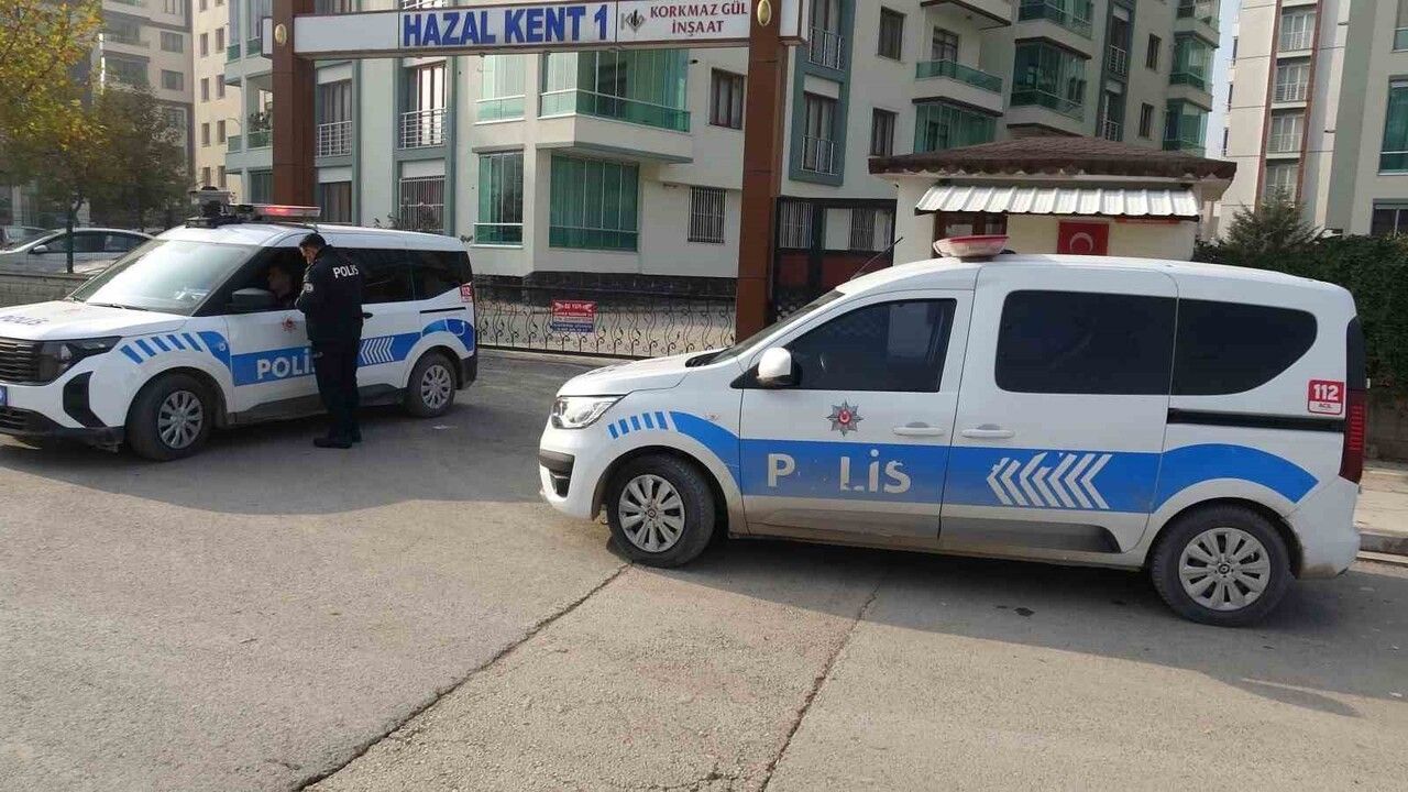 Malatya’da Sivas’ta Çalınan Araçla Kaçan İki Şüpheli Polis Kovalamacası Sonrası Yakalandı