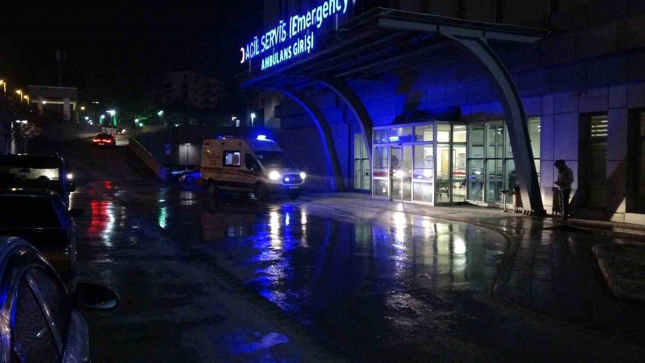 Malatya'da tartışma sonrası silahlı yaralama: Şüpheli yaralıyı araçla bırakıp kaçtı