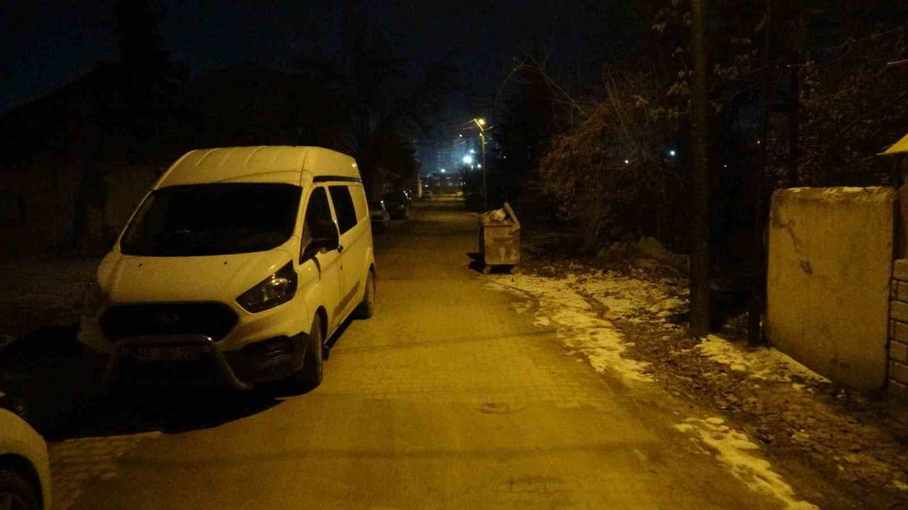 Malatya'da tüplü şofbenden karbonmonoksit sızması sonucu 21 yaşındaki genç hastaneye kaldırıldı