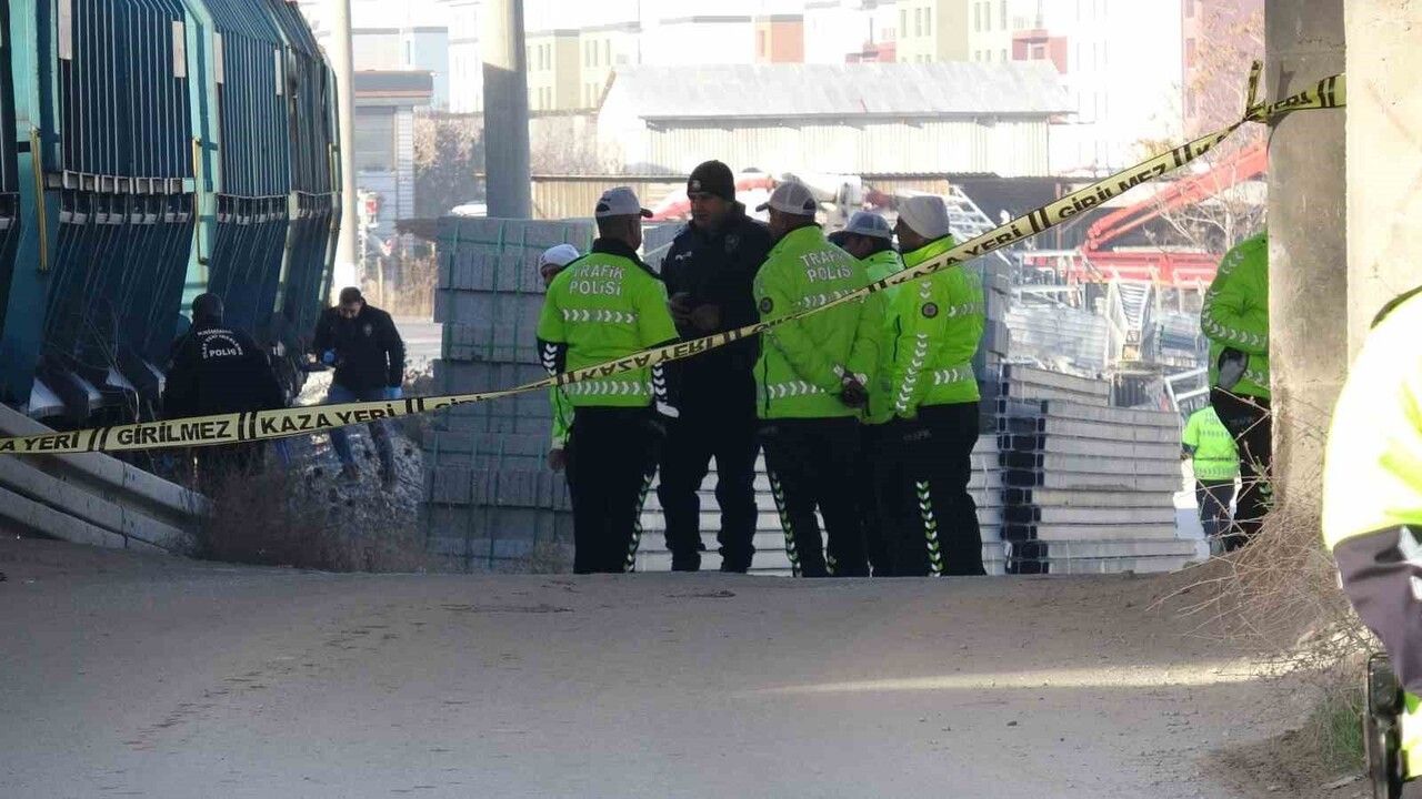 Malatya'da yük treninin çarptığı 17 yaşındaki genç yaşamını yitirdi