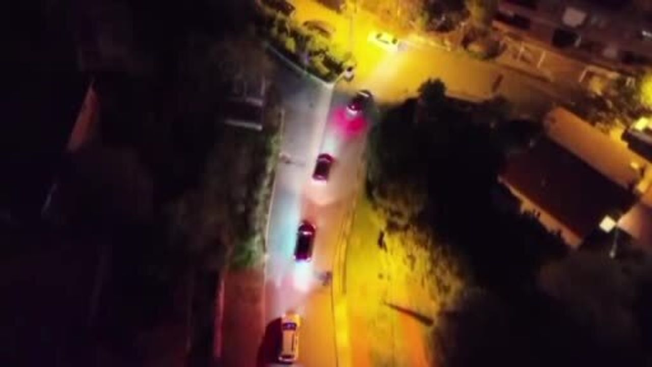 Maltepe'de zula evine operasyon: Çok sayıda silah ve mühimmat ele geçirildi