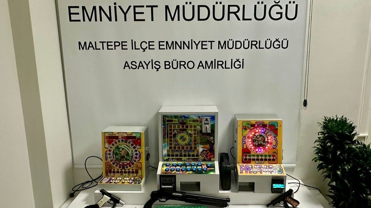 Maltepe'de 'zula' evine operasyon: Çok sayıda silah ve mühimmat ele geçirildi