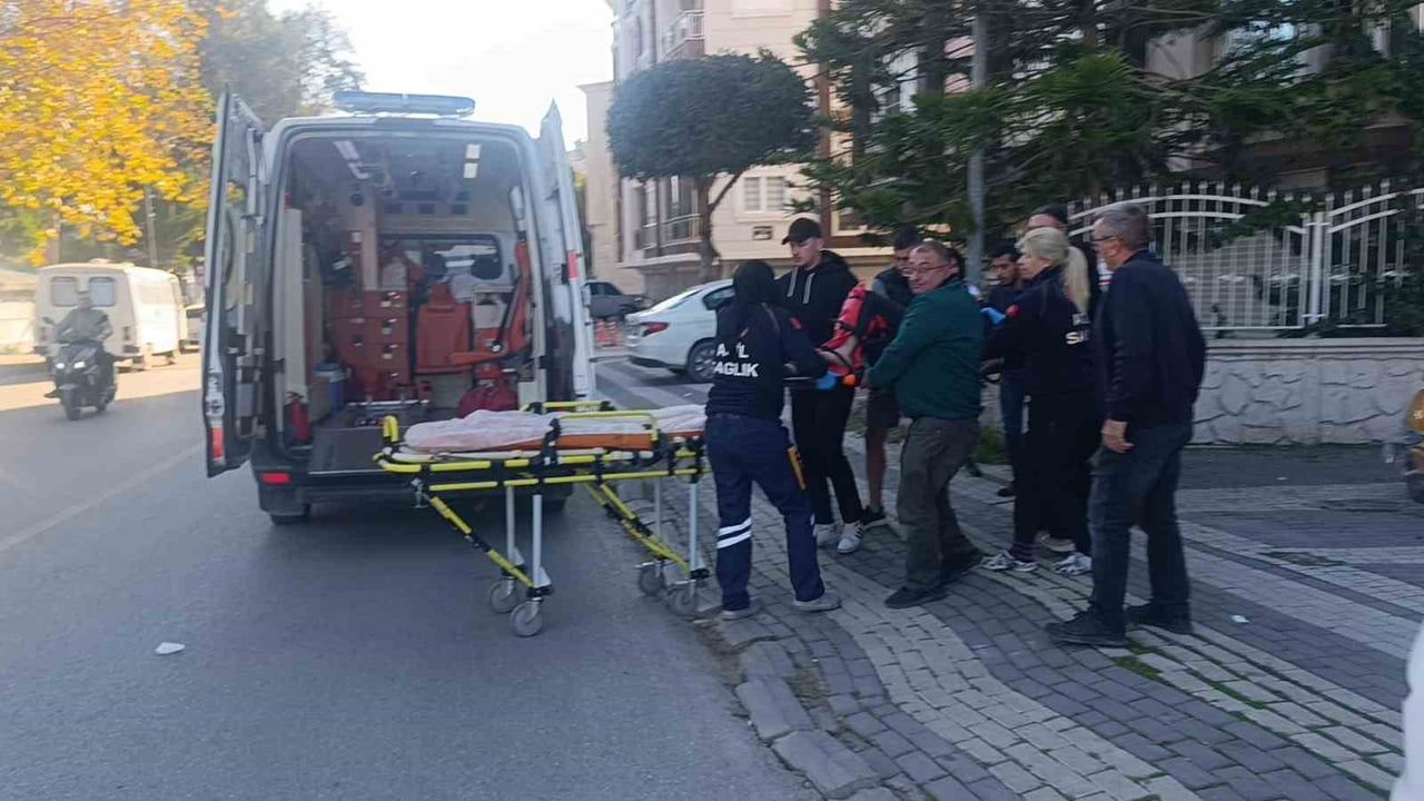 Manavgat'ta U dönüşü yapan otomobil ile motosiklet çarpıştı: 1 yaralı, sürücüye 34.418 TL ceza