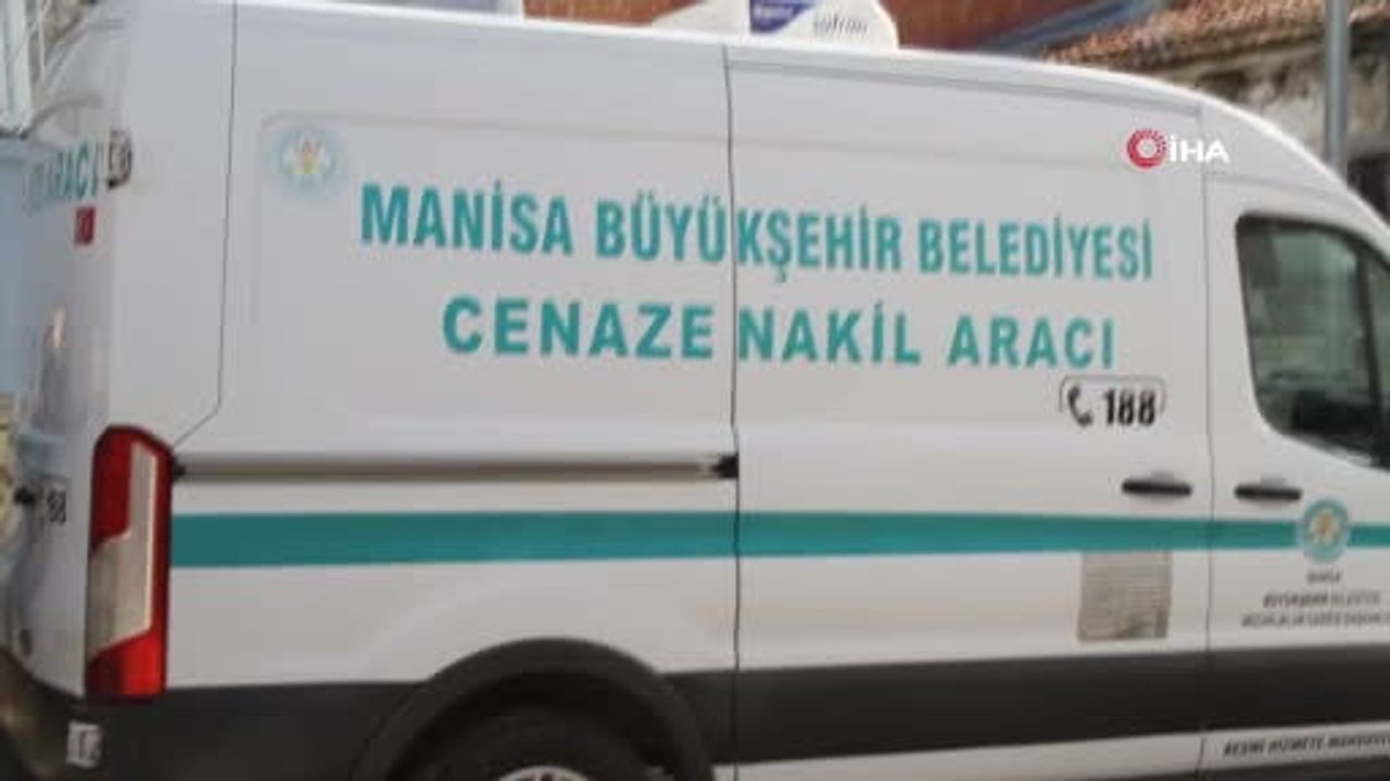 Manisa'da trafik kazasında baba, oğul ve torun yaşamını yitirdi; cenazeleri Kula Körez Mahallesi'nde defnedildi