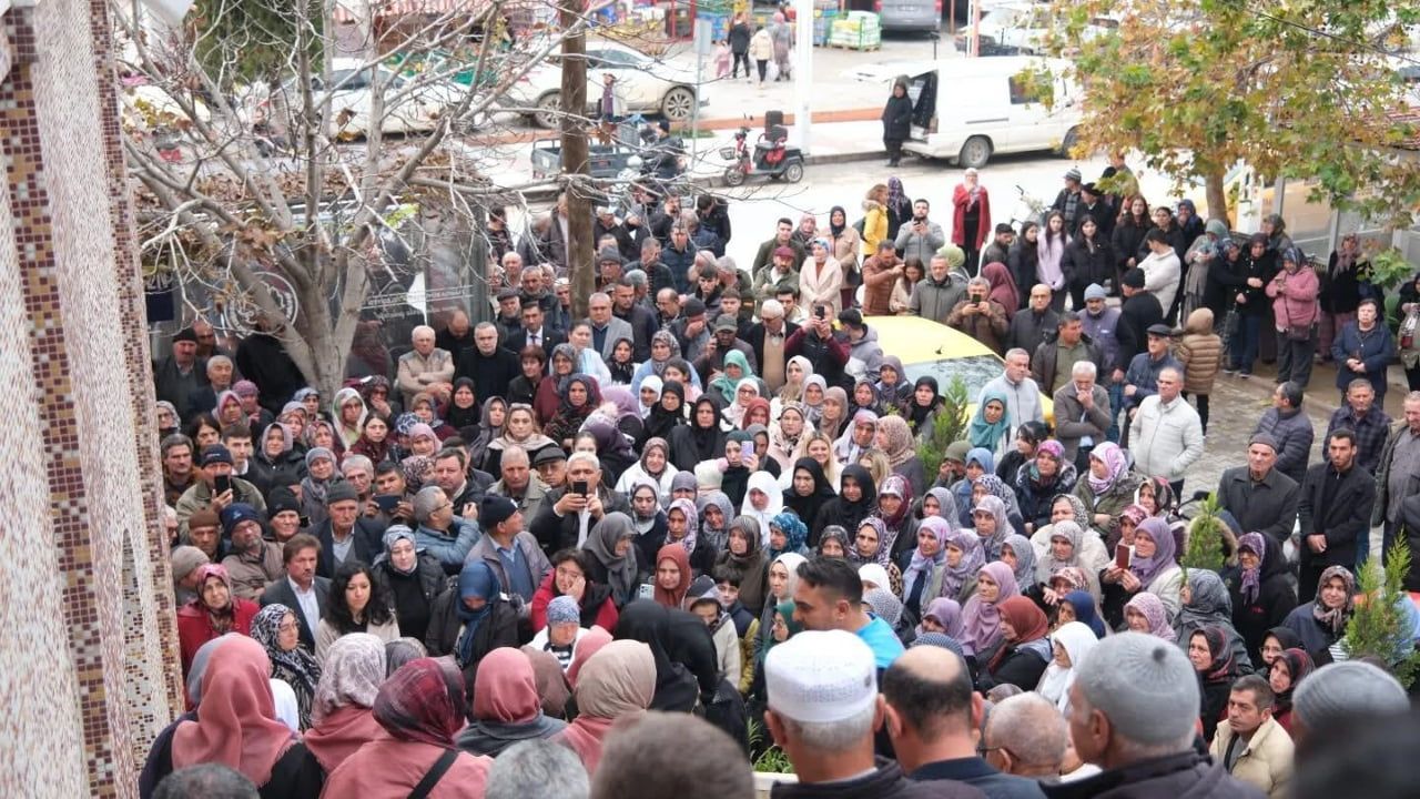 Manisa Sarıgöl'de 30 Umre Yolcusu Dualarla Uğurlandı