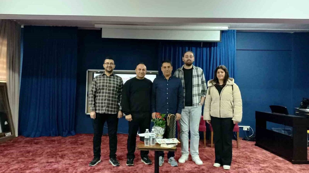 Manisa Sosyal Bilimler Lisesi'nde Alper Tunga Kumtepe ile Yazarlık Söyleşisi