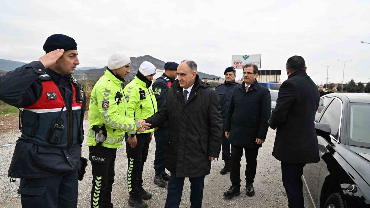 Manisa Valisi Vahdettin Özkan Salihli'de yılbaşı güvenlik denetimi yaptı