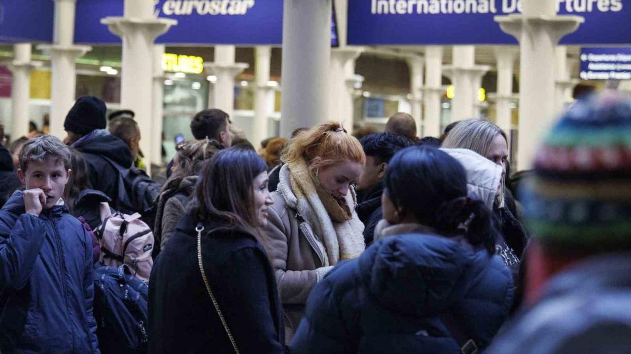 Manş Tüneli'nde elektrik arızası: Londra-Paris-Amsterdam-Brüksel seferleri iptal