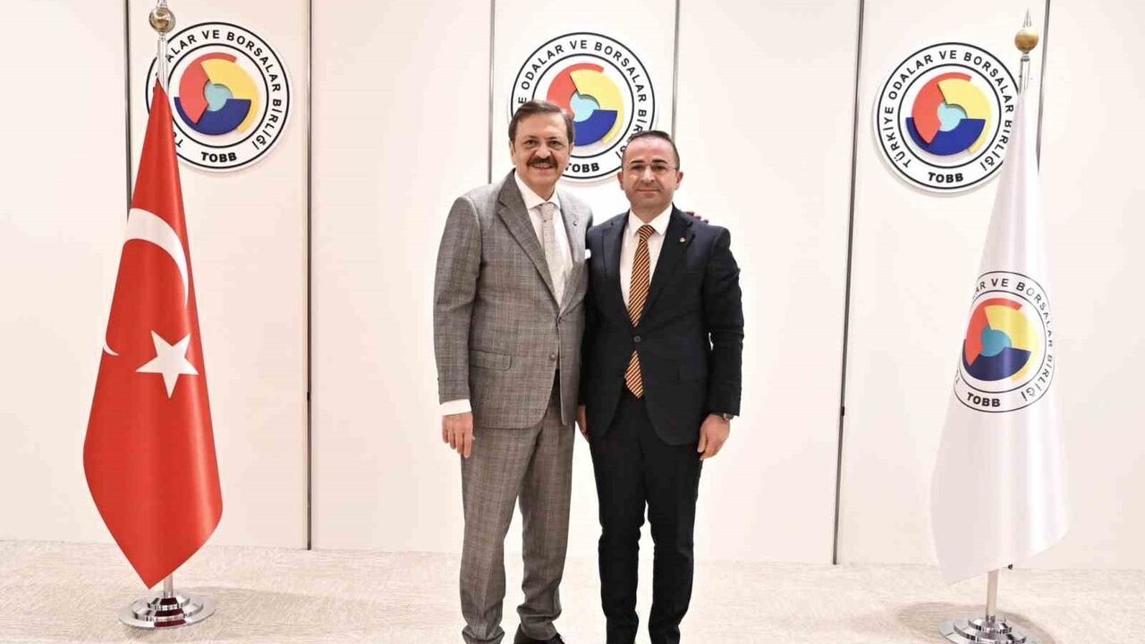 MATSO Başkanı Güngör, TOBB Başkanı Hisarcıklıoğlu’na Manavgat iş dünyasının taleplerini içeren dosyayı sundu